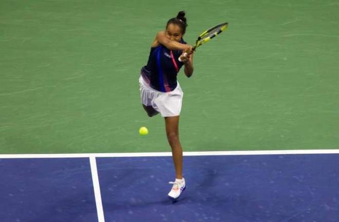 竞争激烈的 竞争激烈的